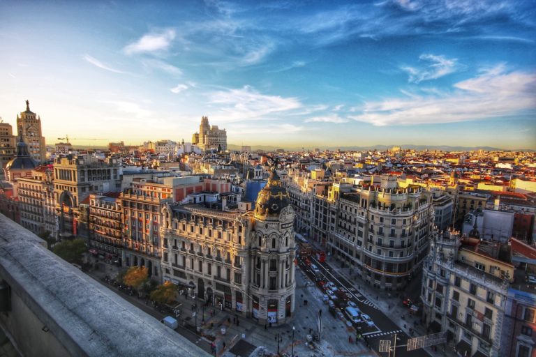 Panorámica de Gran vía madrileña (Madrid)