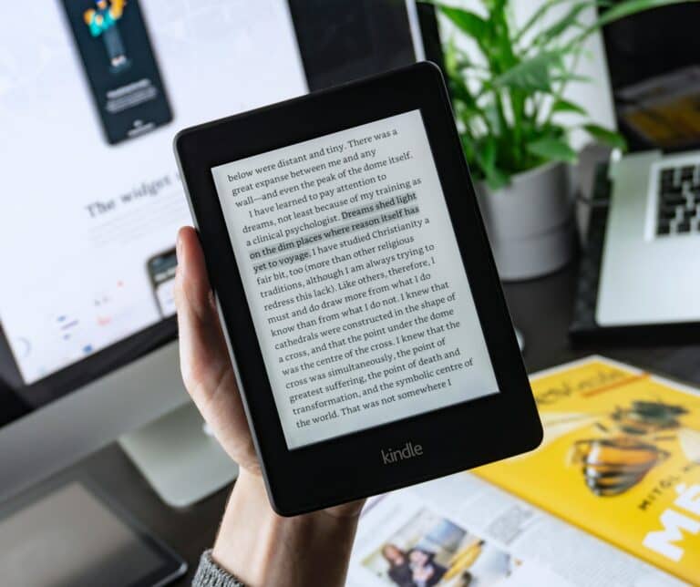 Amazon restringirá la transferencia de libros a Kindle por USB a partir del 26 de febrero