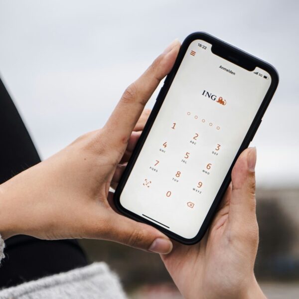ING refuerza su atención al cliente: teléfonos gratuitos y soporte 24 horas