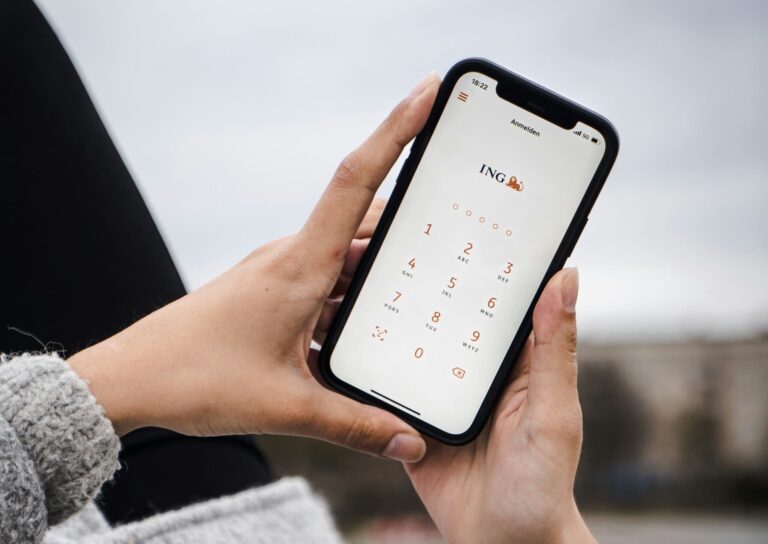 ING refuerza su atención al cliente: teléfonos gratuitos y soporte 24 horas