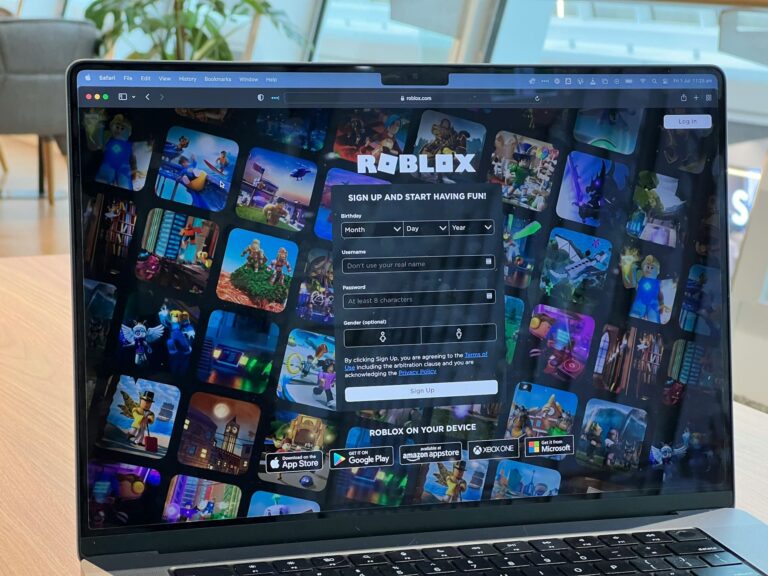 Roblox y otros videojuegos online: guía detallada para que los padres acompañen a sus hijos y eviten riesgos
