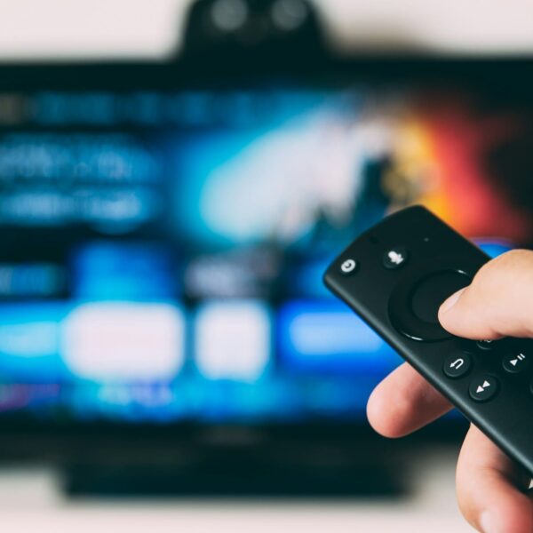 Amazon blinda los nuevos Fire TV con Vega OS: adiós al “sideloading” de apps y a las IPTV pirata