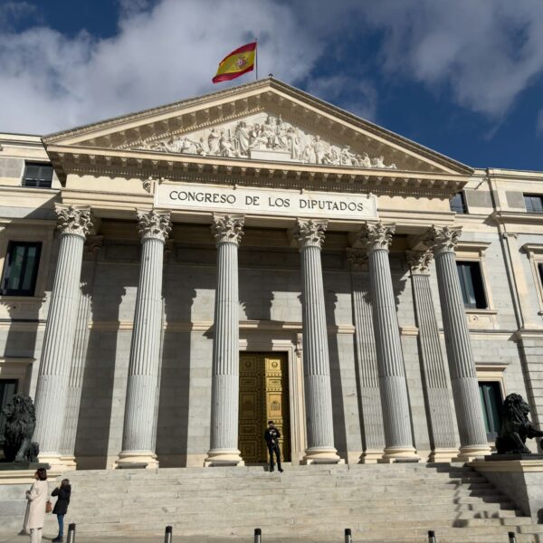 El Gobierno dice no tener constancia de “sobrebloqueos” por los vetos de LaLiga y Movistar, pero avisa: “seguiremos con atención la evolución de la situación”