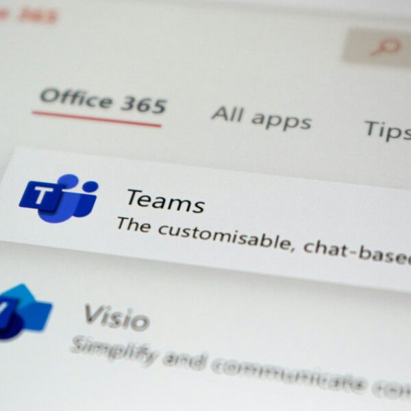 Microsoft Teams activará la ubicación automática por Wi-Fi: cómo funcionará y qué riesgos abre para la privacidad (también en teletrabajo)