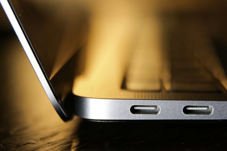 Europa impone el USB-C en portátiles: ventajas, límites y dudas para el usuario