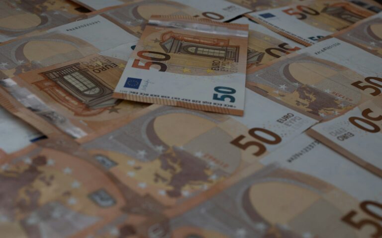 Billetes falsos de 50 euros: cómo detectarlos antes de aceptarlos