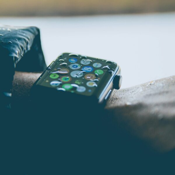 La UE matiza su norma de baterías y abre la puerta a excepciones en los smartwatches